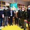 L'immagine può contenere: 4 persone, persone in piedi e scarpe